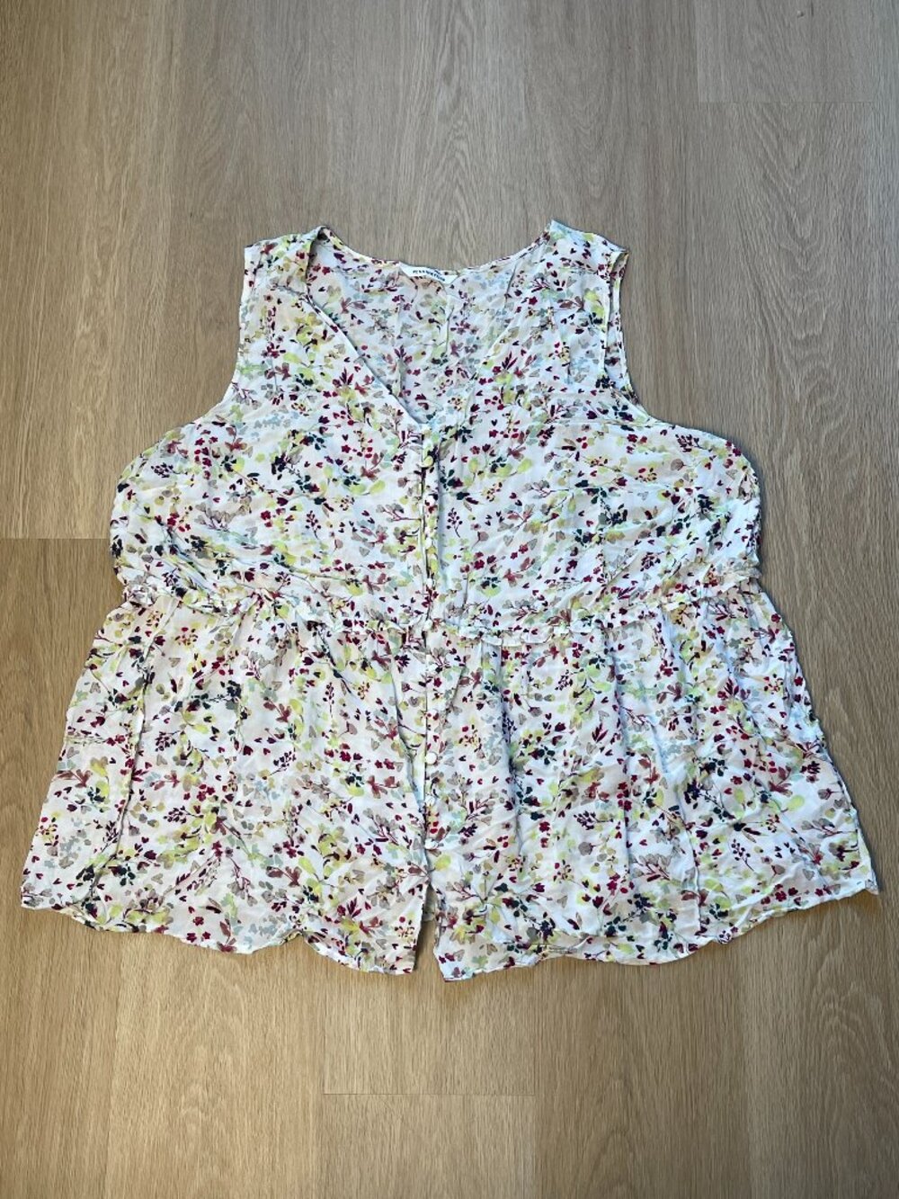 Penningtons Floral V-Neck Blouse - Women’s 4X